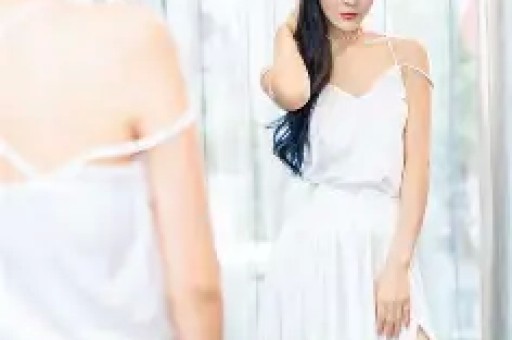 突发！知名女歌手演唱会现场两次晕倒最新回应