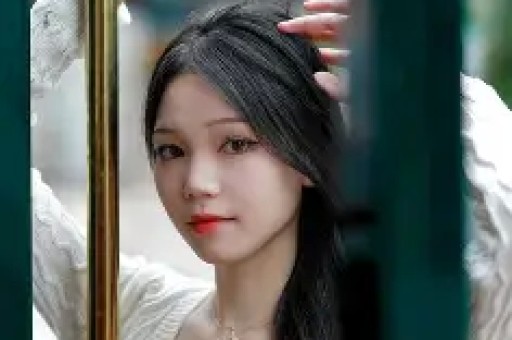 她是B站里的央视女神“黑料”被全网曝光后粉丝却更爱她了？